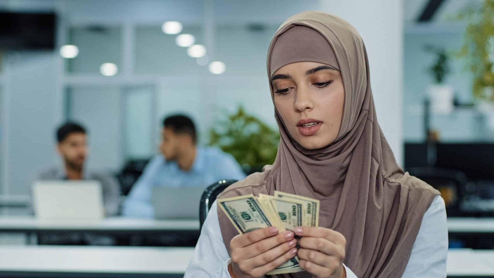 open a business bank account in Dubai