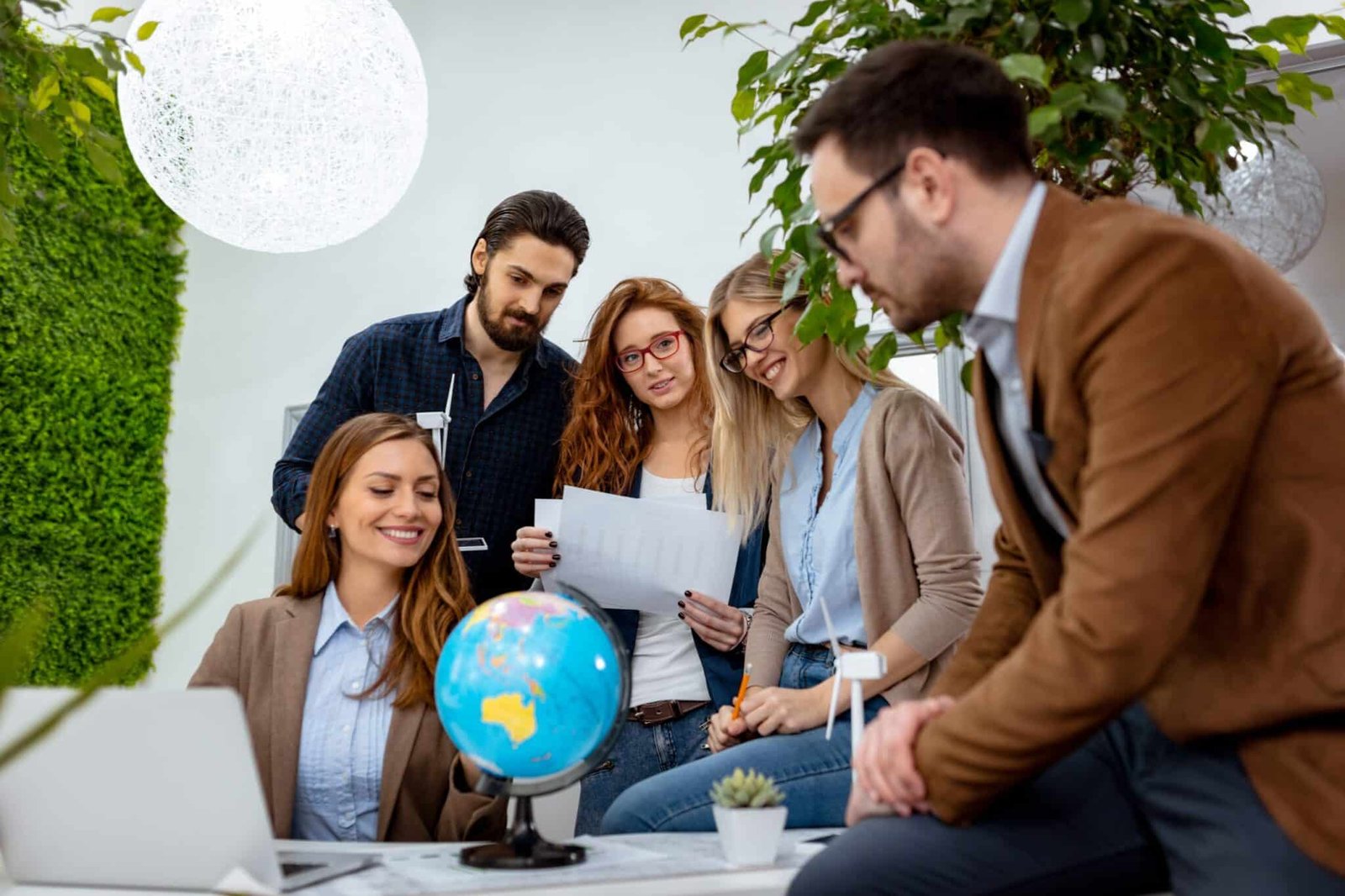 start a travel agency in Dubai